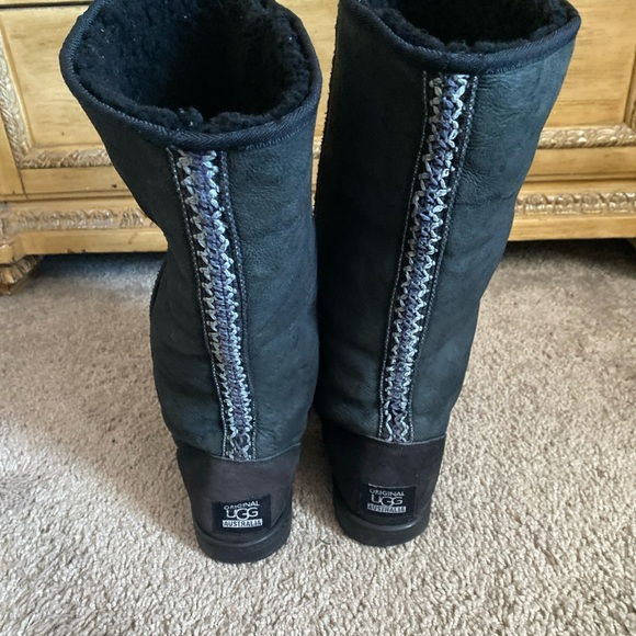 ♥️SOLD♥️Original UGG Australia black Suede Winter Boots - Picture 5 of 17